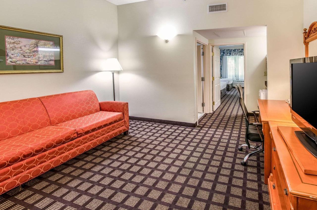 Savannah Gateway Hotel & Suites Джорджтаун Экстерьер фото